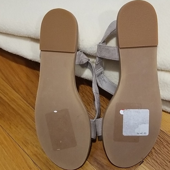 Sandals - Picture 2 of 3